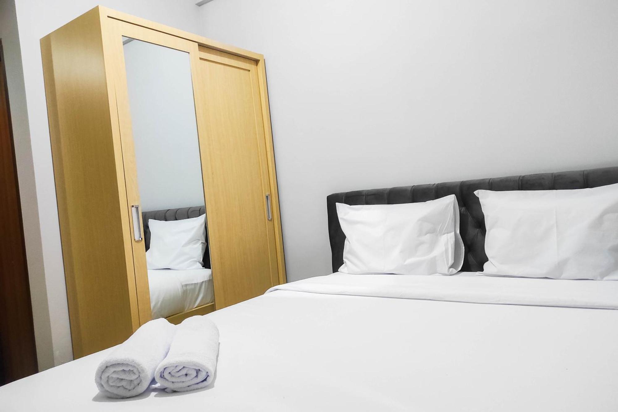 Comfy And Minimalist Studio At Vida View Apartment By Travelio Pampang Buitenkant foto